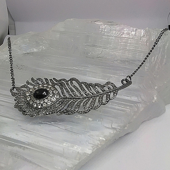 Feather Statement Necklace - Picture 4 of 6